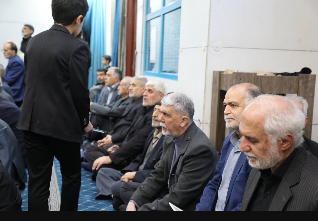 آیین ترحیم شهید شادکامی و همسر و فرزندانش با حضور وزیر فرهنگ و ارشاد اسلامی