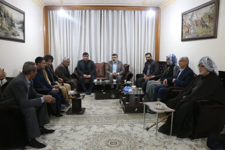 دیدار مدیر ستاد هماهنگی کانون‌های مساجد خوزستان با خانواده شهید «علی سعدی»