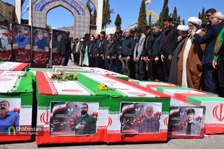 آسمان محلات در غم شهدای جنگ رمضان؛ تشییع پیکرهای مطهر ۱۱ شهید حملات اخیر دشمن آمریکایی-صهیونیستی