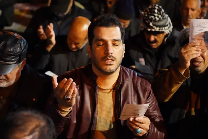 صفوف طولانی نماز استغاثه به امام زمان(عج) در خرم‌آباد