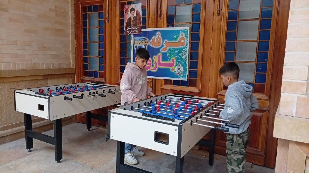 «آرامش بهاری» در حرم احمد بن اسحاق؛ نوروزی متفاوت با طعم معنویت و لبخند کودکان