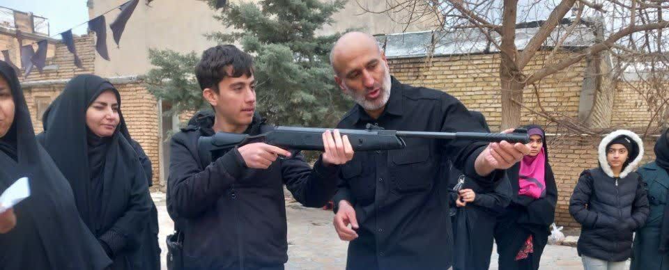 برگزاری دوره آموزش اسلحهشناسی در کانون انصارالحسین(ع)