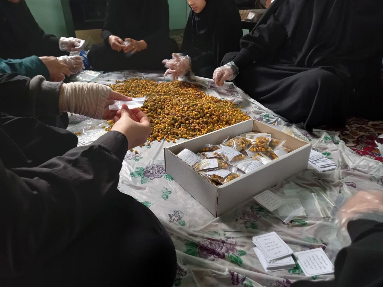 از چرخ خیاطی تا تنور نان؛ روایت همراهی بانوان چهارمحال و بختیاری با جبهه مقاومت