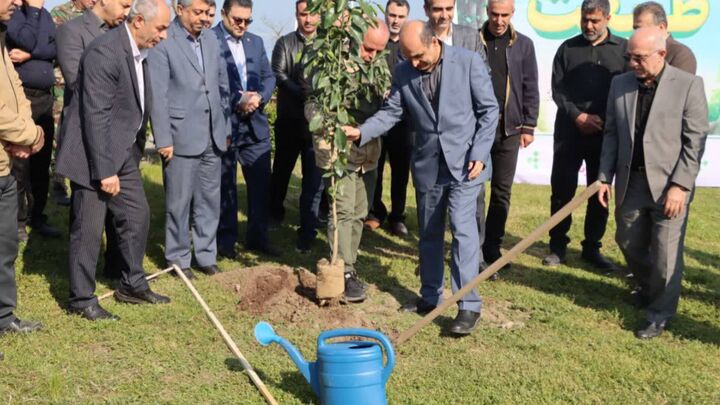 درخت‌کاری، نمادی از باور به آینده و پیروزی ملت ایران در جنگ رمضان