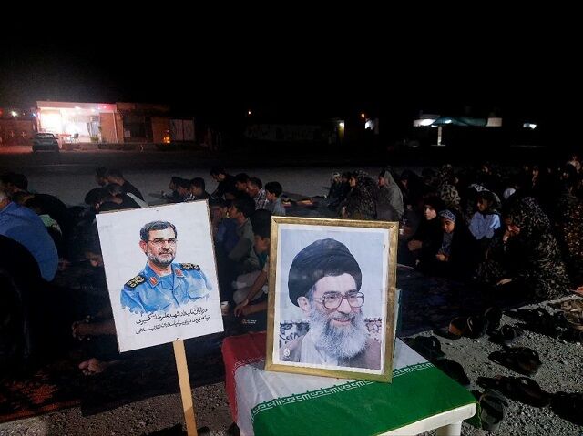 نقش‌آفرینی کانون فرهنگی هنری آل‌یاسین تازیان بالا در ایام جنگ رمضان؛ از برپایی بازارچه خیریه و کمک به جبهه مقاومت تا برگزاری یادواره شهید تنگسیری