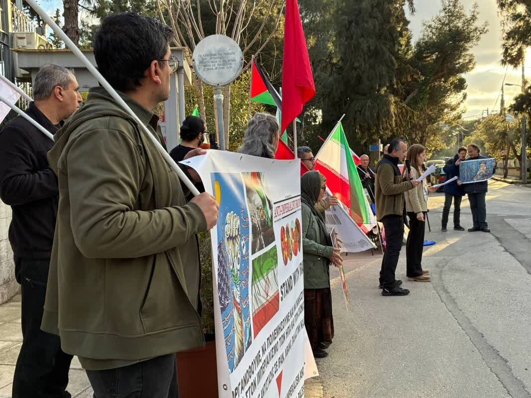 ابراز همدردی و گرامیداشت یاد شهدای دانش‌آموز میناب در آتن+ عکس و فیلم