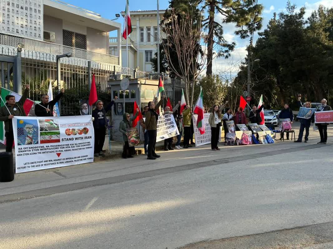 ابراز همدردی و گرامیداشت یاد شهدای دانش‌آموز میناب در آتن+ عکس و فیلم