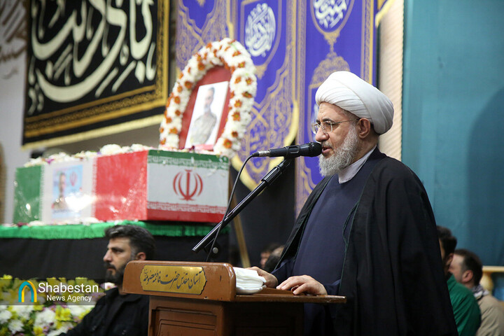 ایرانیان زیر پرچم ولایت استکبار جهانی را به خاک مذلت خواهند کشاند