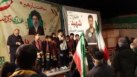 گروه سرود «حضرت قاسم» از کانون پیام‌آور مهر، میدان امام حسن مجتبی(ع) داودآباد را به عرش عاشقان پیوند زد