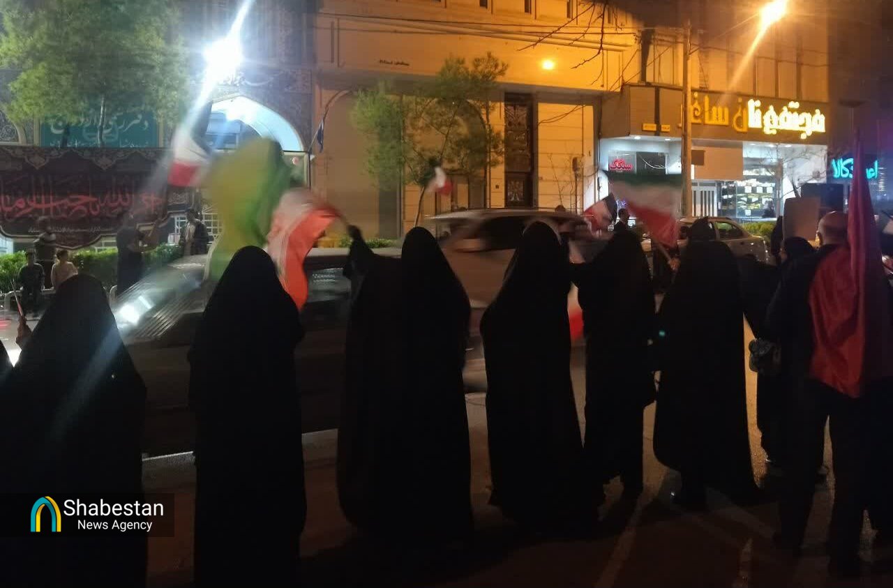 هنرنمایی دختران مفلحون در جنگ خیابانی
