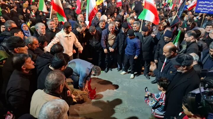 اجرای نذر قربانی به نیت سلامتی رهبر معظم انقلاب و پیروزی رزمندگان اسلام