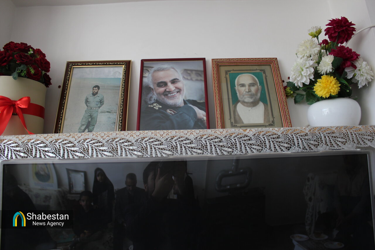 دیدار اعضای ستاد استان با خانواده‌های شهدای جنگ تحمیلی شهرستان بن