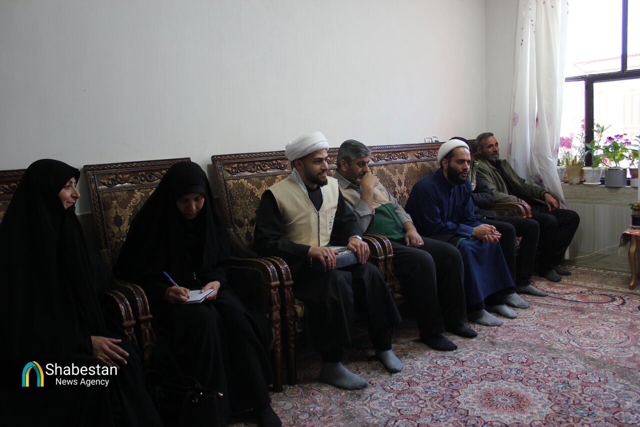 دیدار اعضای ستاد استان با خانواده‌های شهدای جنگ تحمیلی شهرستان بن