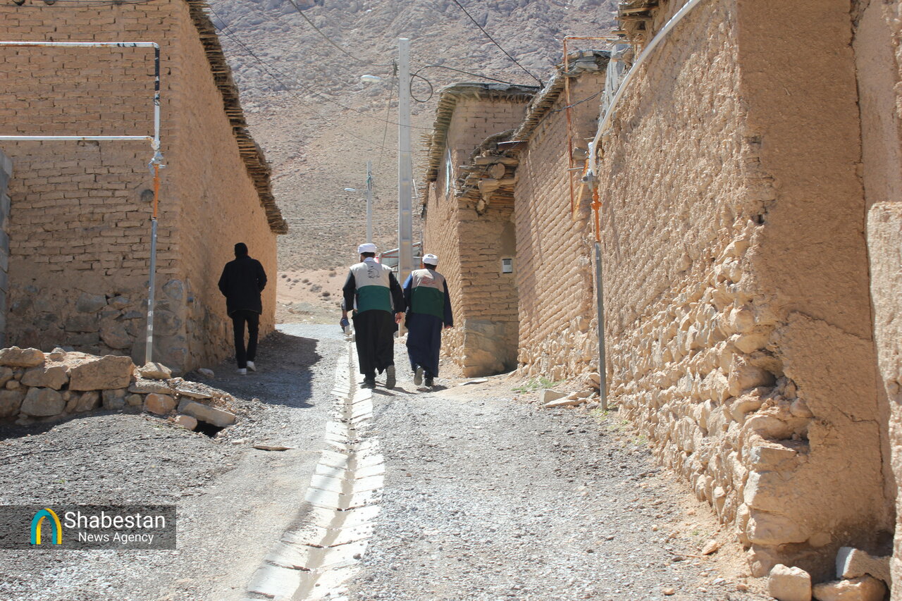 دیدار اعضای ستاد استان با خانواده‌های شهدای جنگ تحمیلی شهرستان بن
