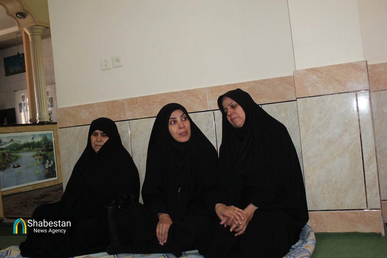 دیدار اعضای ستاد استان با خانواده‌های شهدای جنگ تحمیلی شهرستان بن