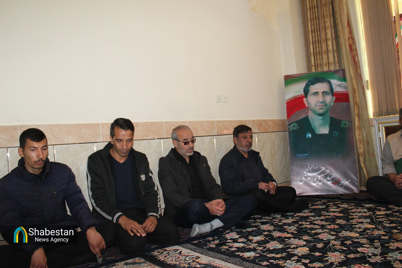 دیدار اعضای ستاد استان با خانواده‌های شهدای جنگ تحمیلی شهرستان بن
