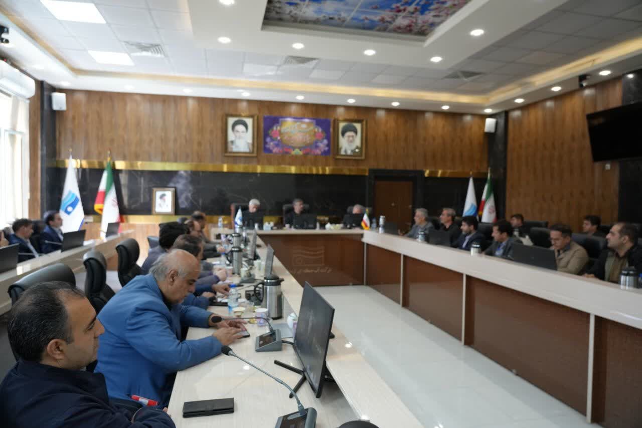 پشتیبانی از نیروهای مسلح و تامین نیازهای مردم مانند خط مقدم جنگ است&nbsp;