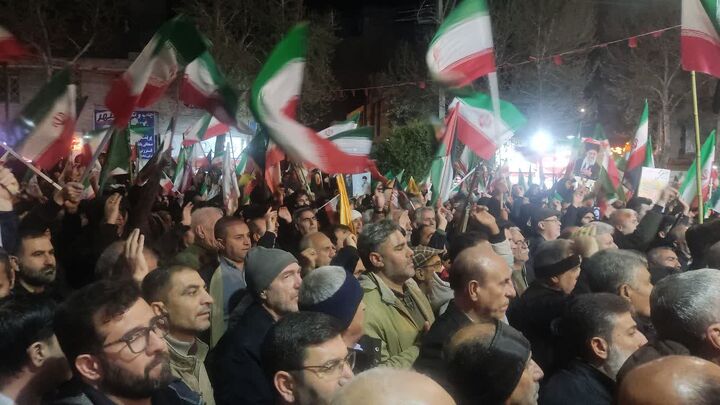 سیل خروشان جمعیت پلدختری‌ها در موج سی‌و پنجم حماسه خیابان
