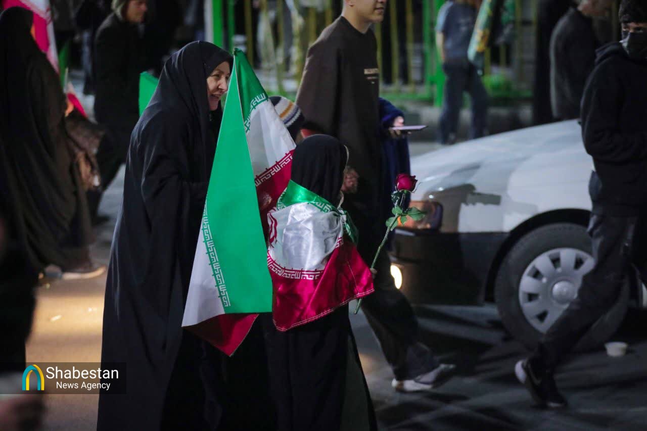 میدان داری بچه های مسجدی هشتگرد در عرصه تجمع های خیابانی