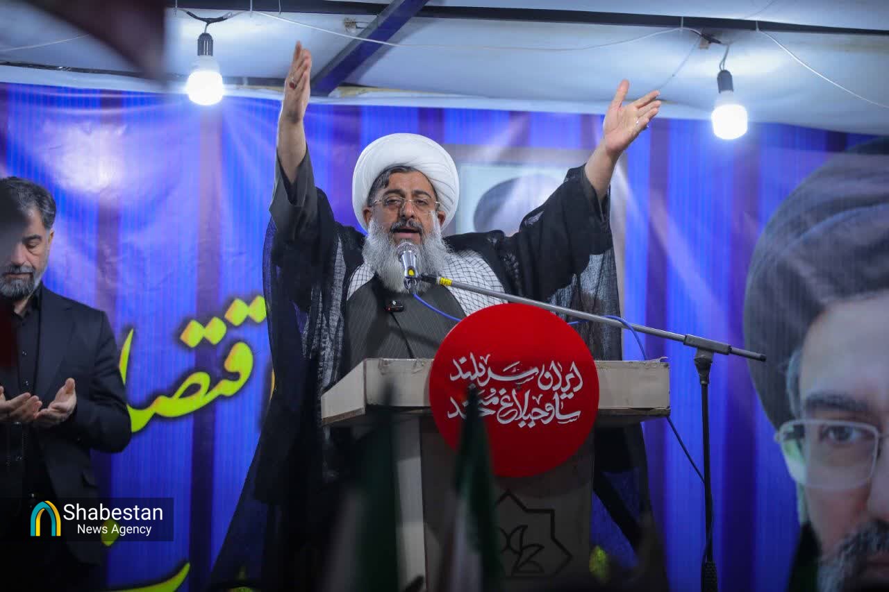 میدان داری بچه های مسجدی هشتگرد در عرصه تجمع های خیابانی