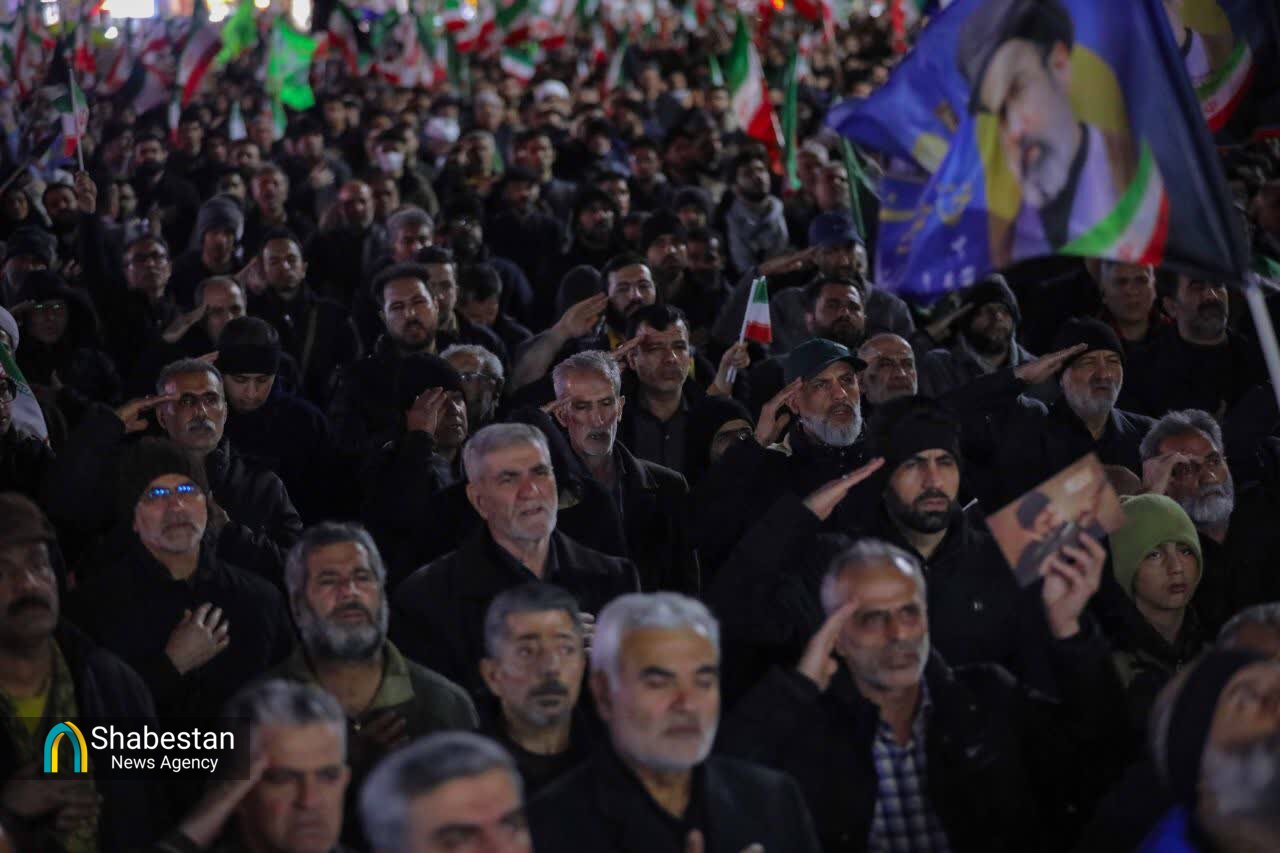 میدان داری بچه های مسجدی هشتگرد در عرصه تجمع های خیابانی