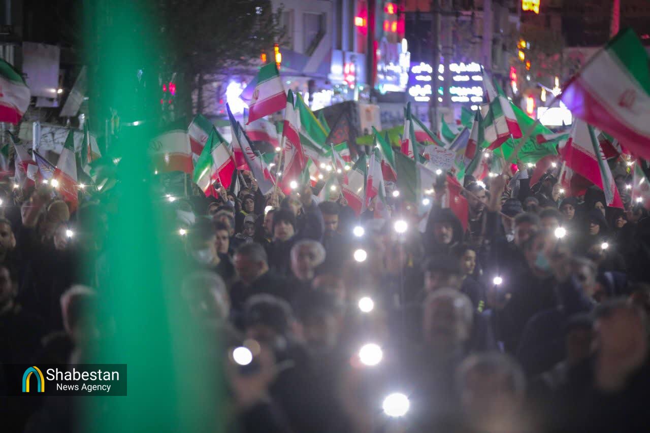 میدان داری بچه های مسجدی هشتگرد در عرصه تجمع های خیابانی