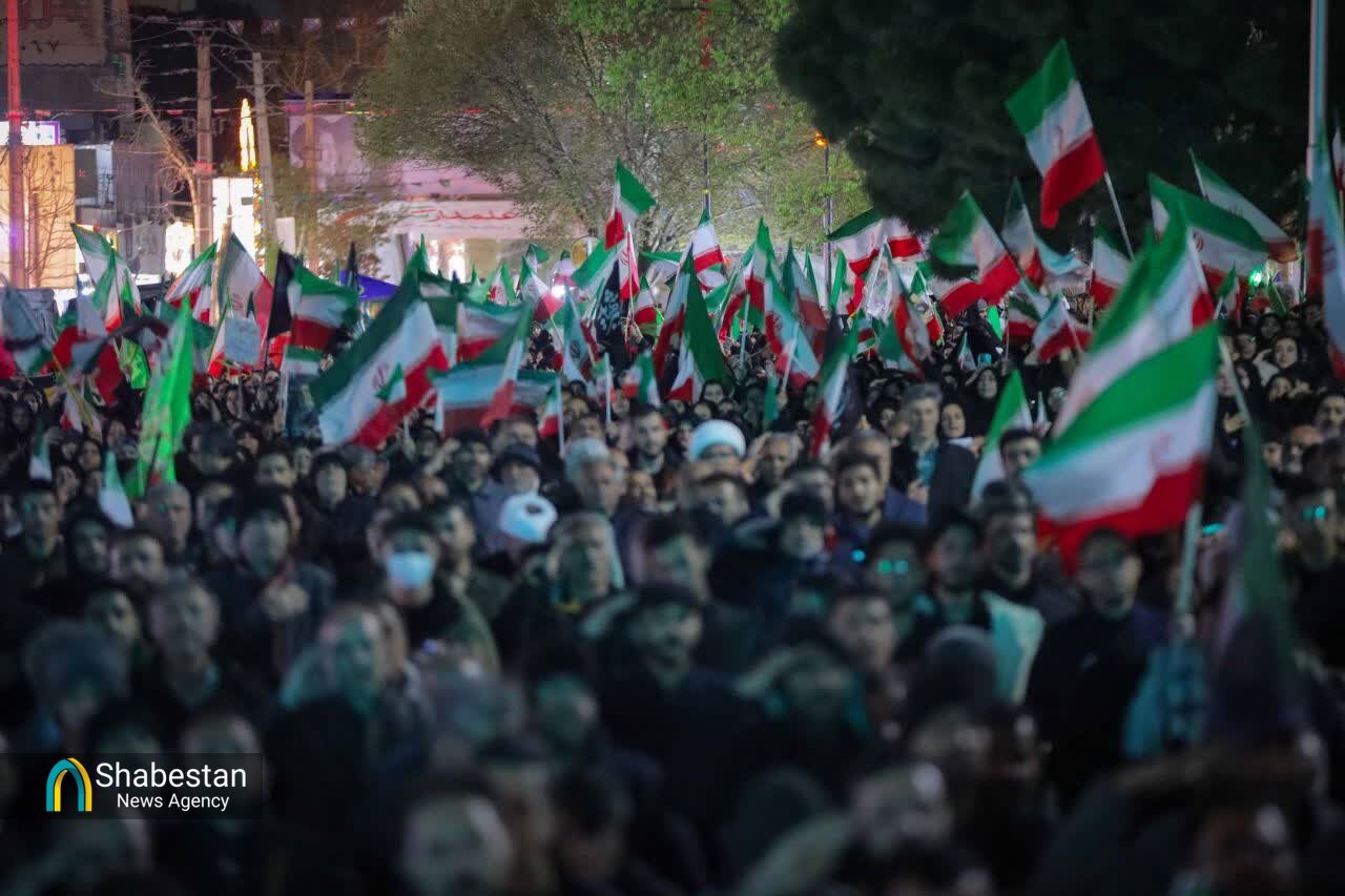 میدان داری بچه های مسجدی هشتگرد در عرصه تجمع های خیابانی