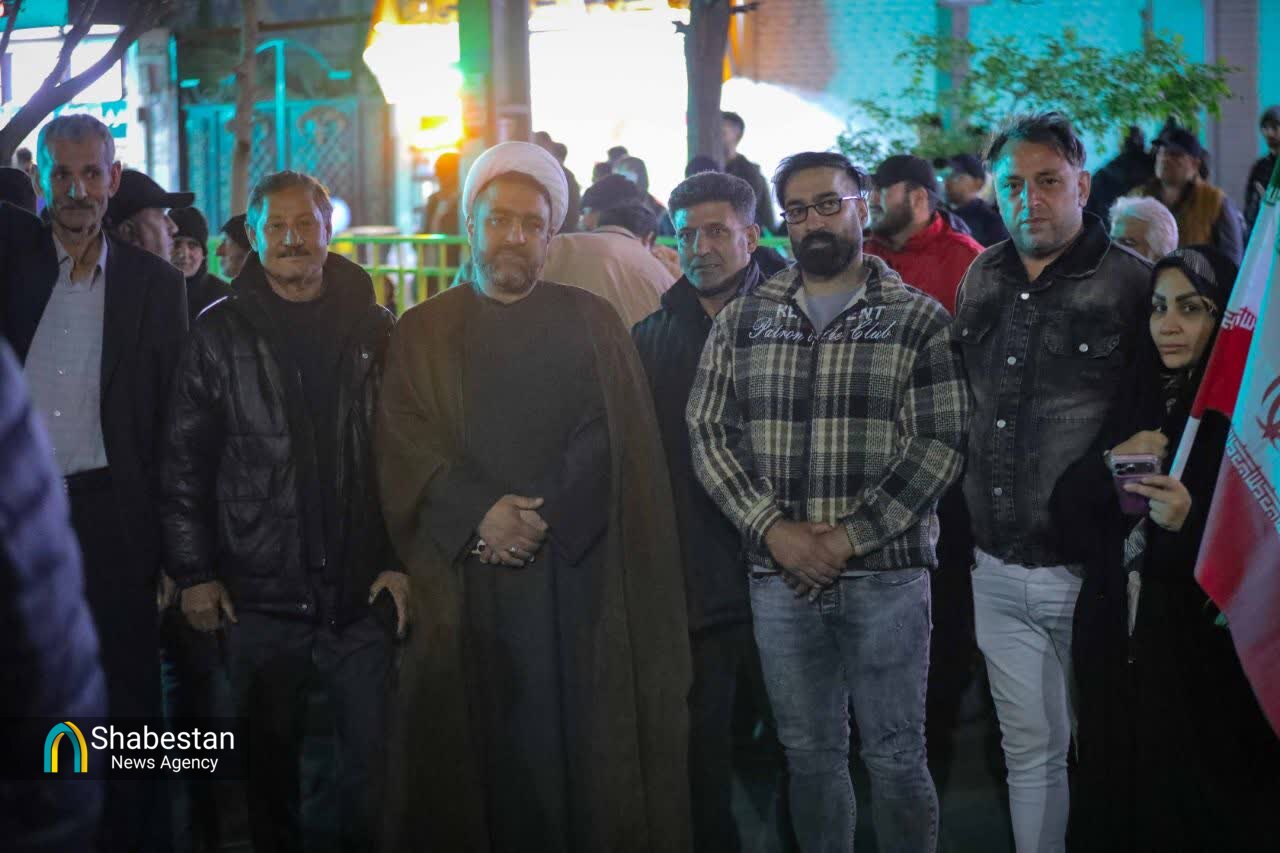 میدان داری بچه های مسجدی هشتگرد در عرصه تجمع های خیابانی