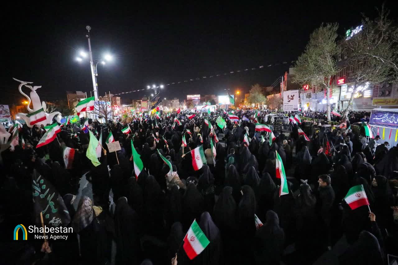 میدان داری بچه های مسجدی هشتگرد در عرصه تجمع های خیابانی