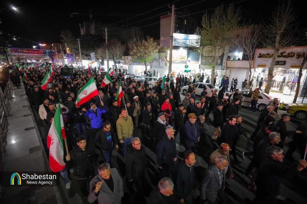 میدان داری بچه های مسجدی هشتگرد در عرصه تجمع های خیابانی