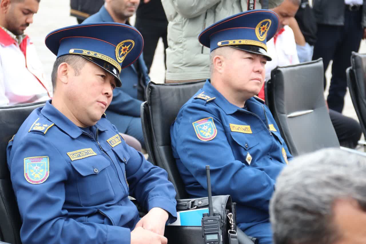 ورود نخستین کاروان کمک های بشردوستانه قرقیزستان از مرز خراسان رضوی