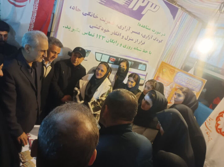 بازدید معاون استانداری اردبیل از غرفه اورژانس اجتماعی