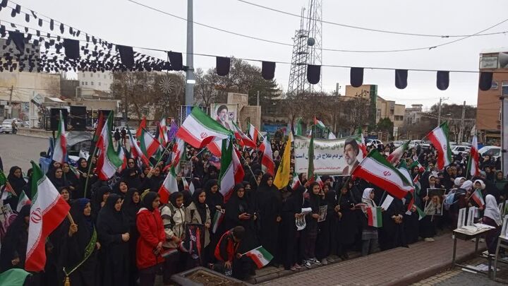 استقبال بانوان از «تجمع حماسه زینبی» و فعالیت‌های کانون فرهنگی هنری انتظار در شهر آبی‌بیگلو