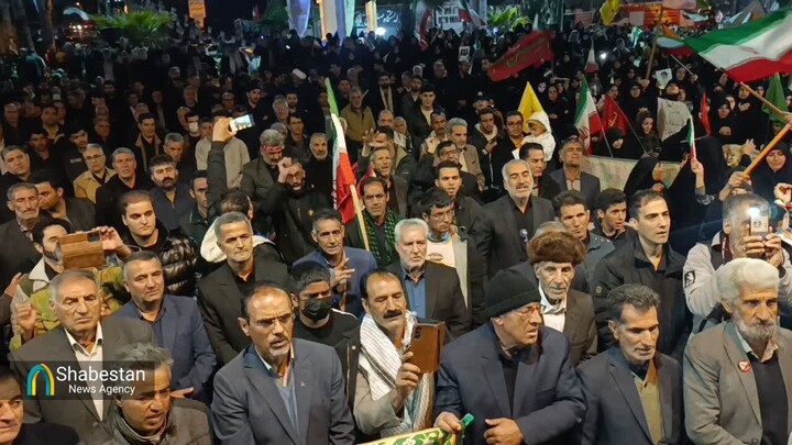 مردم انقلابی دلفان با حضوری حماسی به میدان آمدند