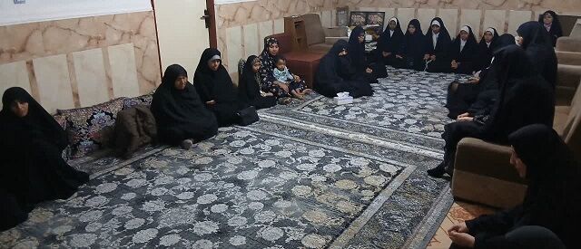 روایت ایثار در خانه‌های رودان؛ «سه‌شنبه‌های تکریم» به دیدار خانواده شهدای جنگ رمضان دهبارز رفت