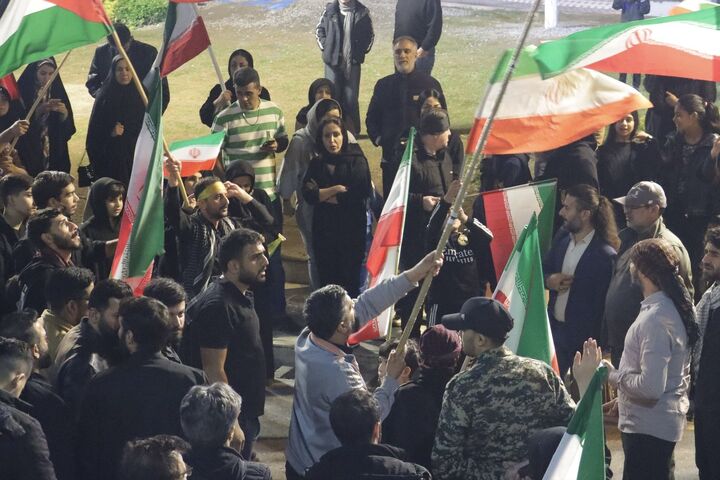 تجمع خودجوش مردم گرگان پس از شنیدن خبر آتش‌بس