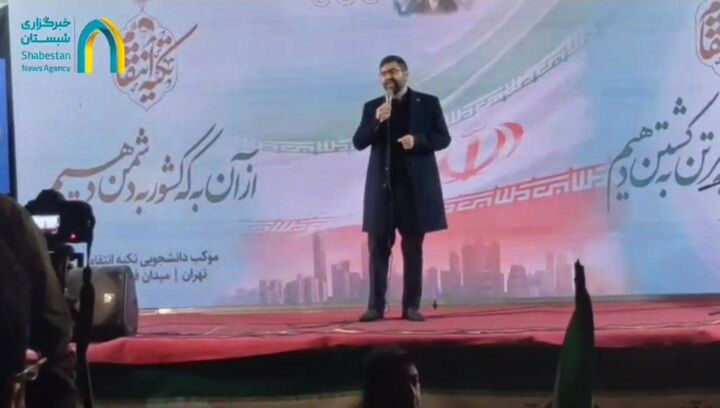 سقاب‌اصفهانی: شهادت می‌دهم دولت و همه مسئولین نظامی و سیاسی تحت تدابیر رهبر عمل می‌کنند