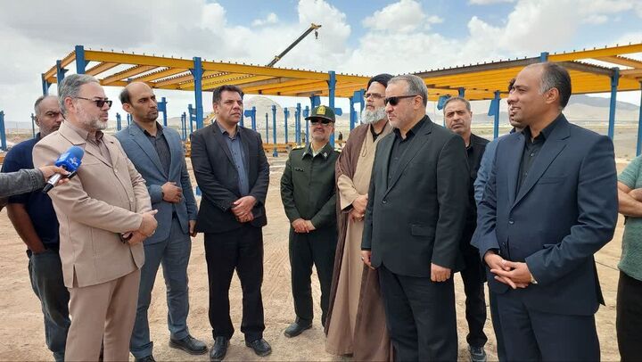 بازدید استاندار خراسان جنوبی از باب مدرسه در سربیشه