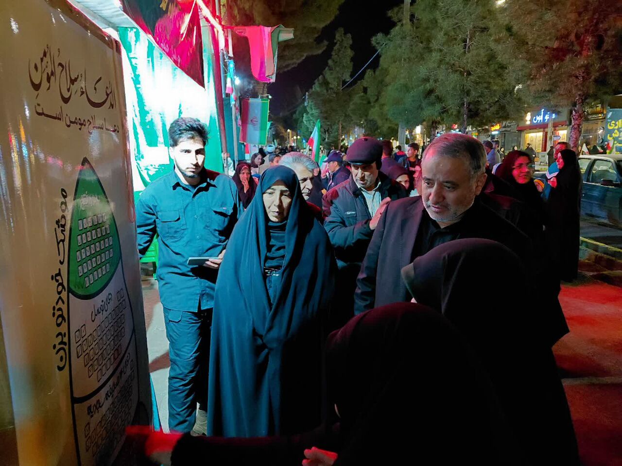 حماسه زینبی بانوان خادمیار رضوی؛ علمداران تبیین در شب های مقاومت