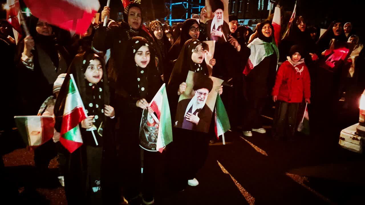 تجدید میثاق جوانان مسجدی مقداد با آرمانهای رهبری در اجتماع مردمی