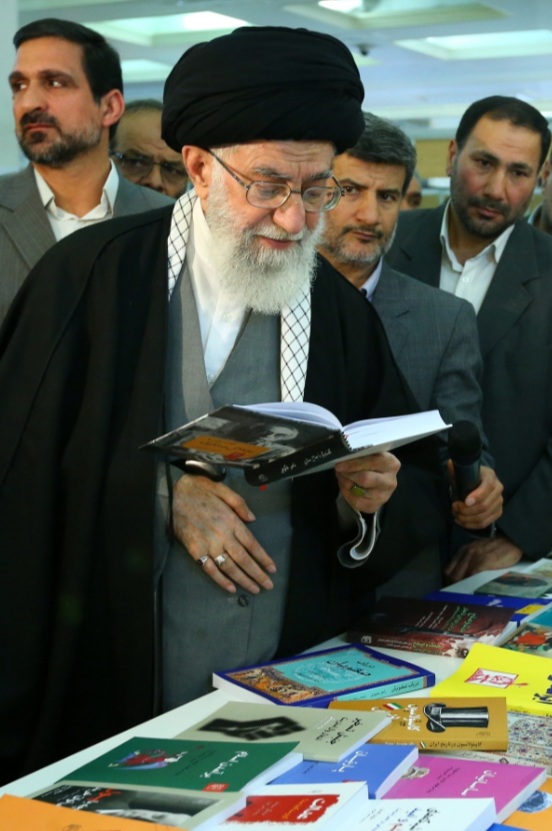 از «بخوان» تا «کتاب در جیب مردم»؛ روایت یک دغدغه ماندگار در کلام رهبر شهید انقلاب