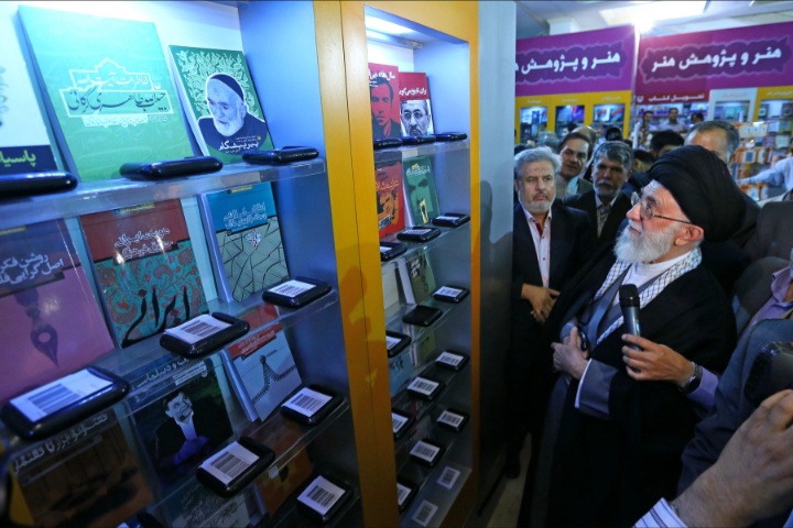 از «بخوان» تا «کتاب در جیب مردم»؛ روایت یک دغدغه ماندگار در کلام رهبر شهید انقلاب