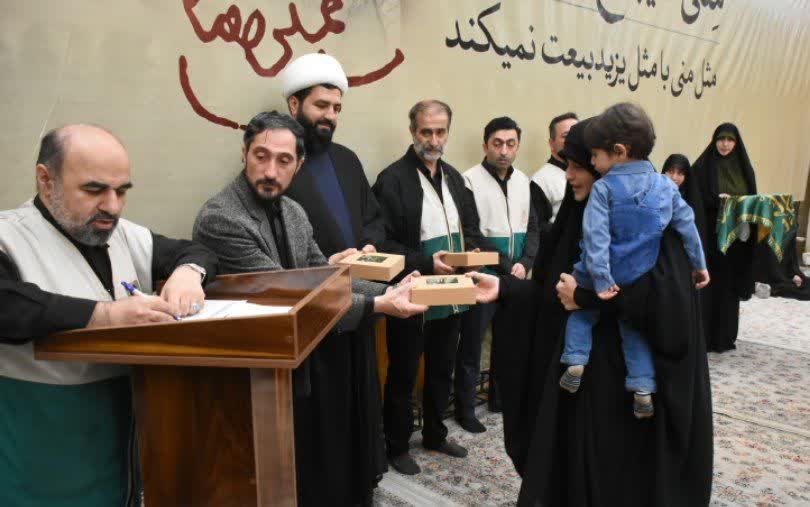 تجلیل از ۴۲ مادر برگزیده رویداد «شکوه مادری» در رشت