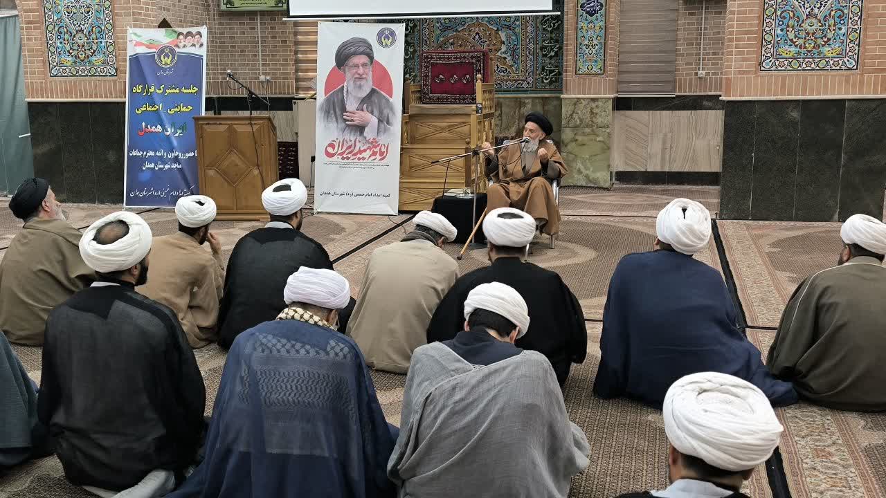 مسجد مرکز فرماندهی و محور همافزایی تجمعات شبانه مردم انقلابی است