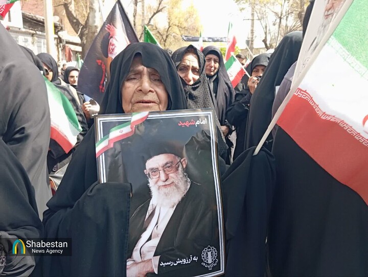 پیکر مطهر شهید ۱۳ ساله در خرمشهر تشییع و خاکسپاری شد