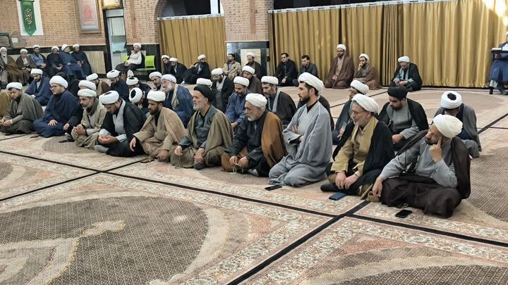 مسجد مرکز فرماندهی و محور هم‌افزایی تجمعات شبانه مردم انقلابی است 