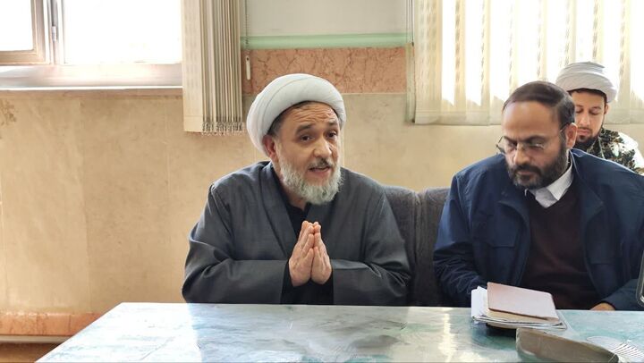 نقش تبیینی روحانیت در مقابله با جنگ شناختی / وحدت ملت، رمز پیروزی بر دشمنان