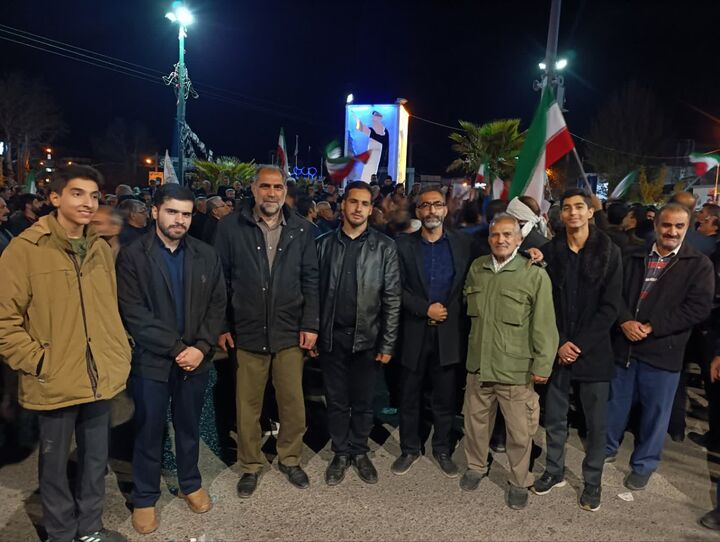 اجتماع باشکوه کوهدشتی‌ها در میدان امام خمینی(ره) در شب چهلم