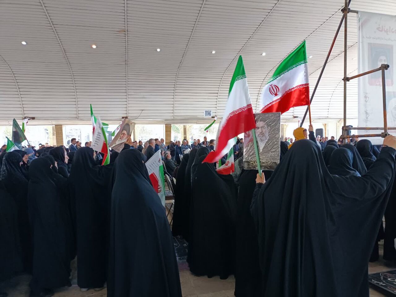 مراسم اربعین رهبر شهید ایران در زنجان؛ مردم در بیعت دوباره با آرمانهای انقلاب و شهدا