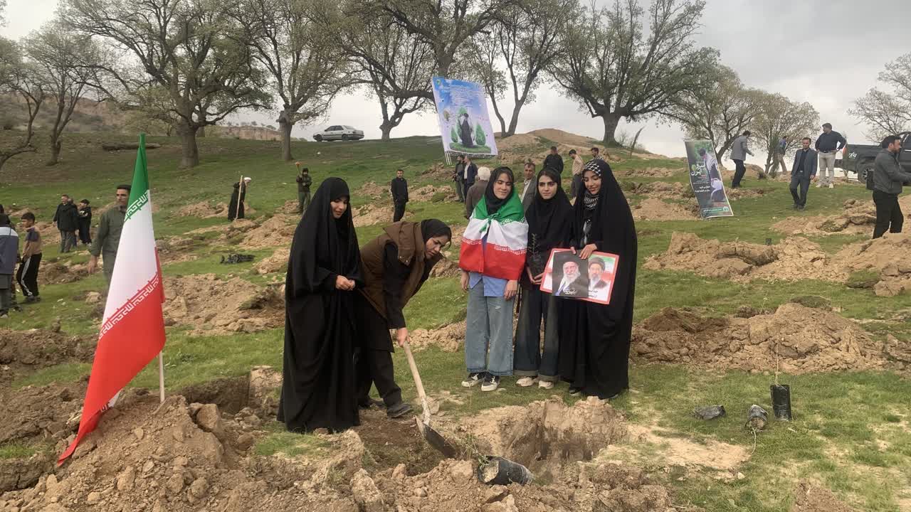 کاشت ۶۵ هزار اصله نهال امید در کهگیلویه و بویراحمد به یاد رهبر شهید